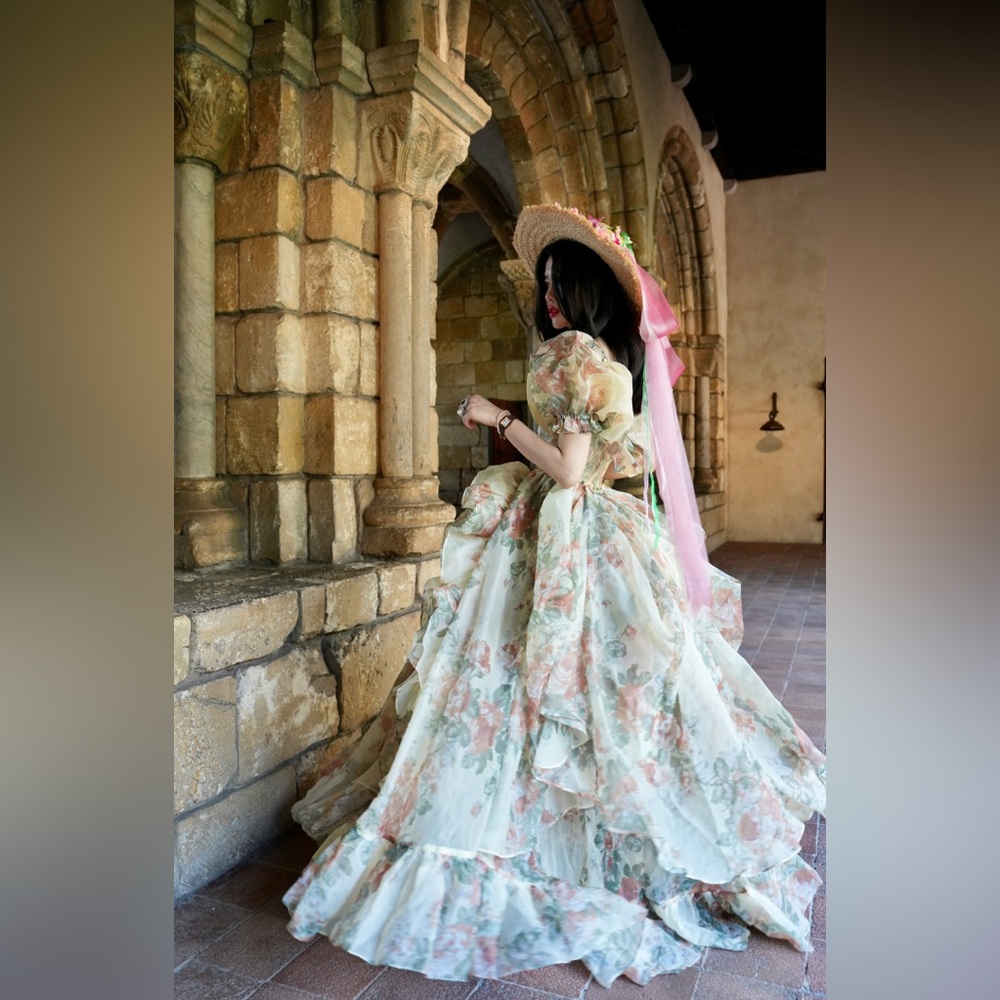 Selkie Collections Butter Rose in Bloom Bridal Gown with Foldable Train XS